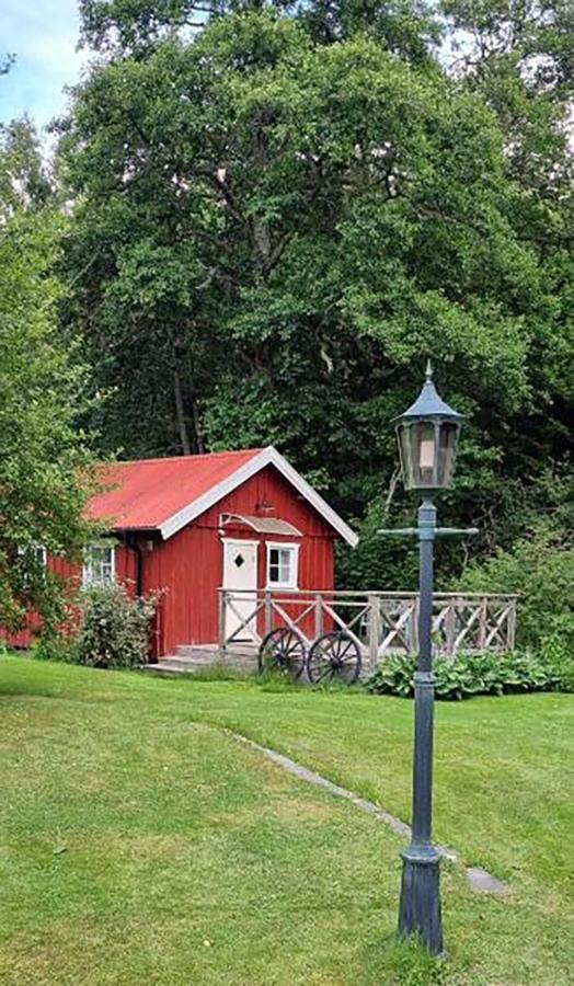 Lillstugan i idyllisk lugn miljö nära Hällungen, Stenungsund Lägenhet Ucklum Exteriör bild