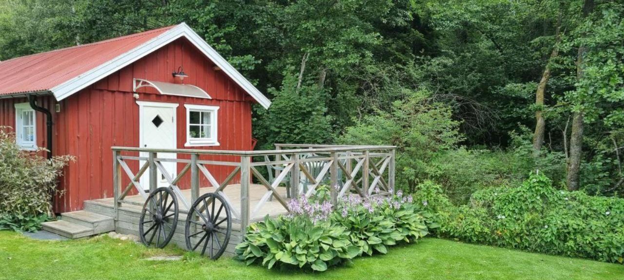 Lillstugan i idyllisk lugn miljö nära Hällungen, Stenungsund Lägenhet Ucklum Exteriör bild